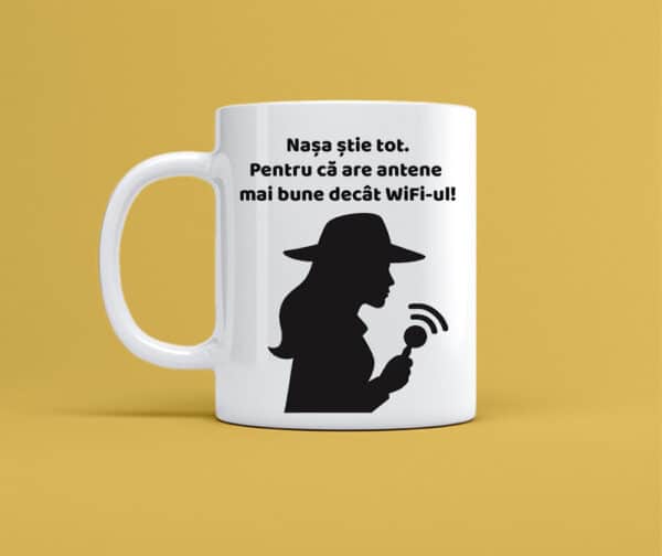 Cana personalizata alba cu mesaj nasa stie tot, cadou amuzant pentru iubitorii de cafea