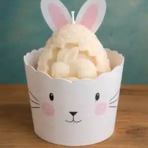 Lumânare Paște ou cu iepuraș decorativ în suport tematic